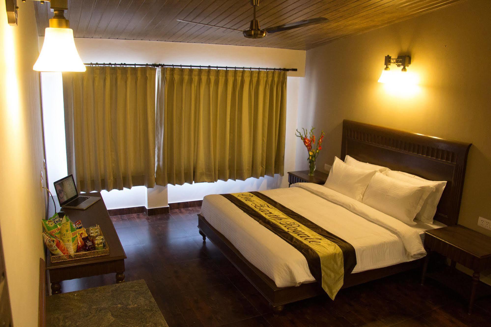 One Earth Royale Boutique Hotel Mussoorie Exterior photo