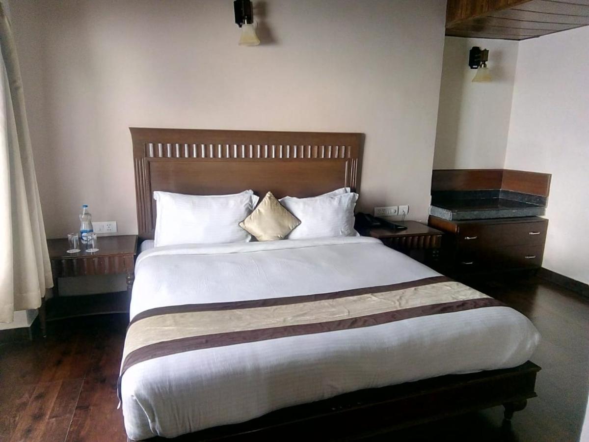 One Earth Royale Boutique Hotel Mussoorie Exterior photo