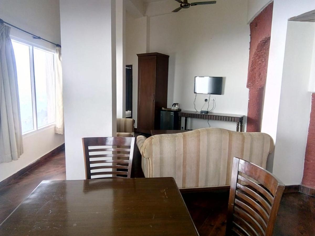 One Earth Royale Boutique Hotel Mussoorie Exterior photo